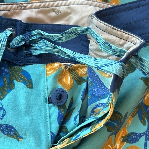 Patagonia Stretch Wavefarer Board Shorts Swim Trunk Squash Blossom Print Size 36 - Picture 5 of 10